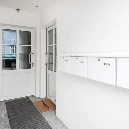 Schoene In Apartment *